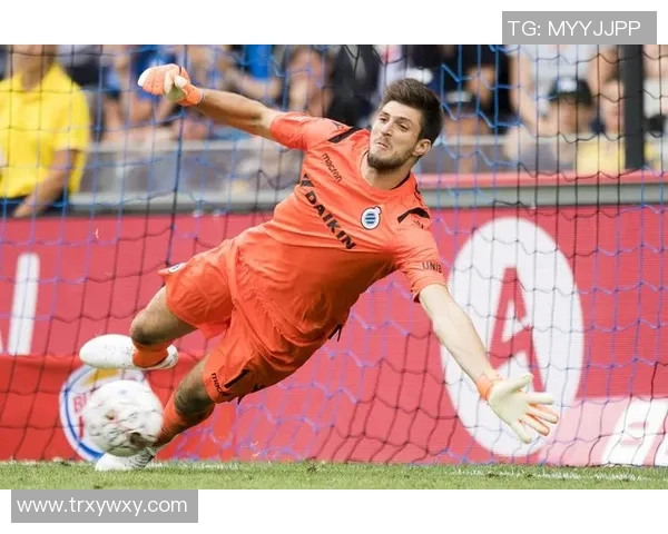 迈尼昂的崛起与挑战:从新星门将到世界级守护者的奋斗历程 迈尼昂的崛起与挑战:从新星门将到世界级守护者的奋斗历程