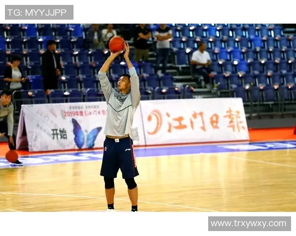 易建联：从篮球天才到国家队核心的成长之路与传奇人生